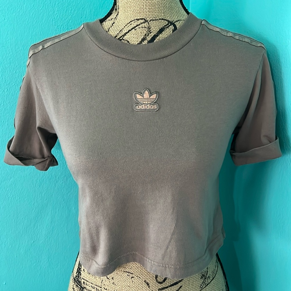 #102 Adidas Shimmer Detail Simple Crop Top XS